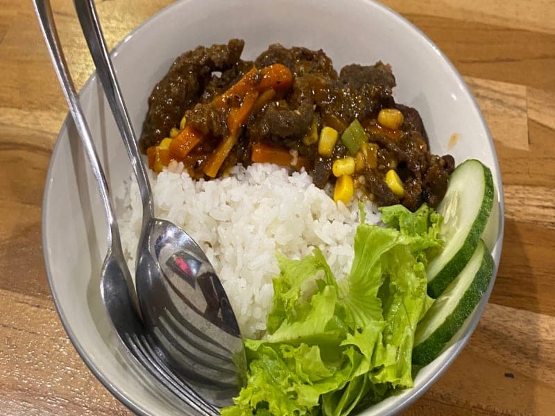 Hidangan catering berkualitas RETABA — sajian Nusantara pilihan untuk perusahaan